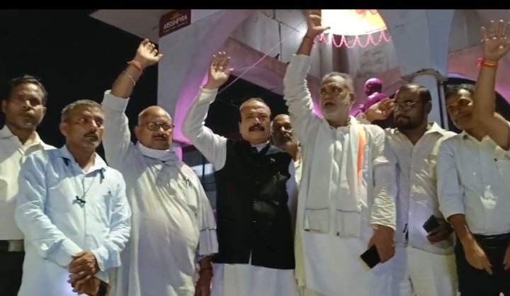 राहुल गांधी पर मुकदमे के विरोध में कांग्रेसियों का सत्याग्रह, भाजपा सरकार पर साधा निशाना